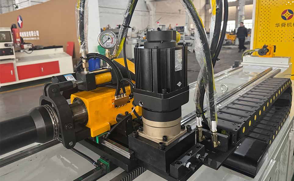 Mașină de îndoit țevi complet automată din seria CNC S cu funcție opțională de simulare