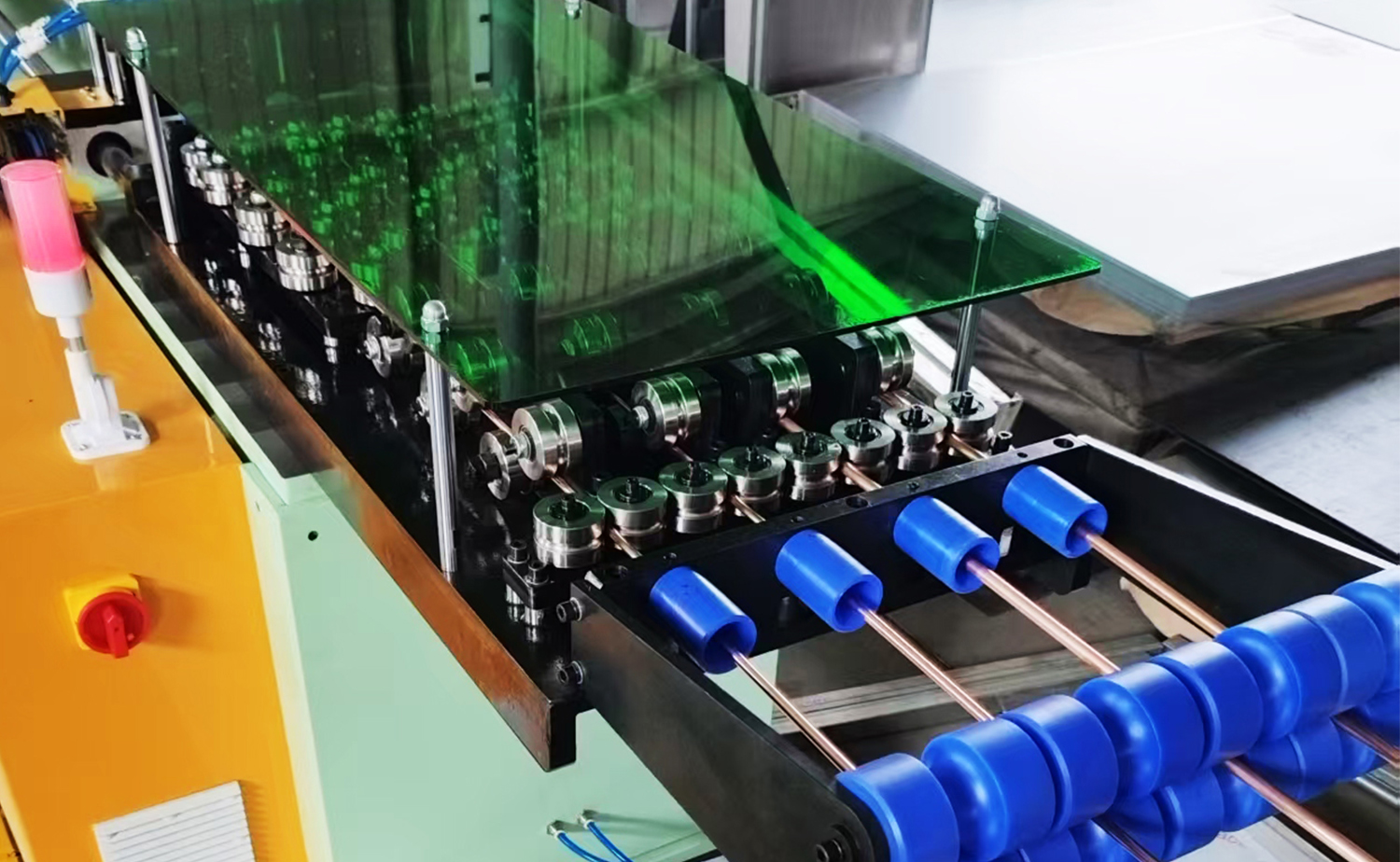 SC-4-1000A Mașină de tăiat automată fără așchii pentru îndreptarea tuburilor SC-4-1000A Mașină de tăiat automată fără așchii pentru îndreptarea tuburilor