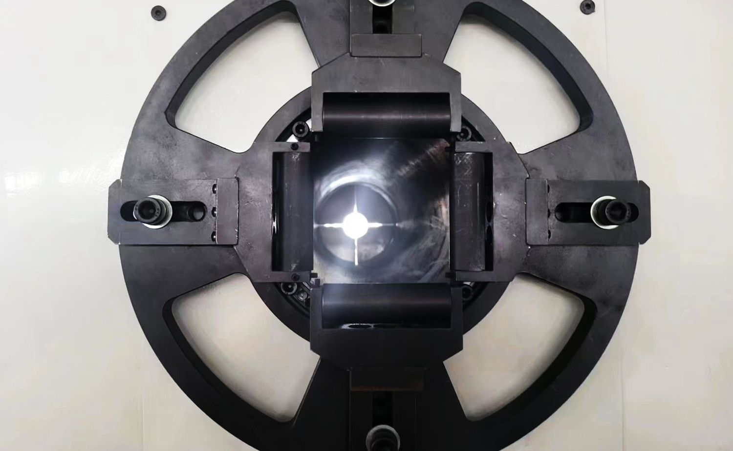 Mașină de tăiat tuburi cu laser 3D MCJG120