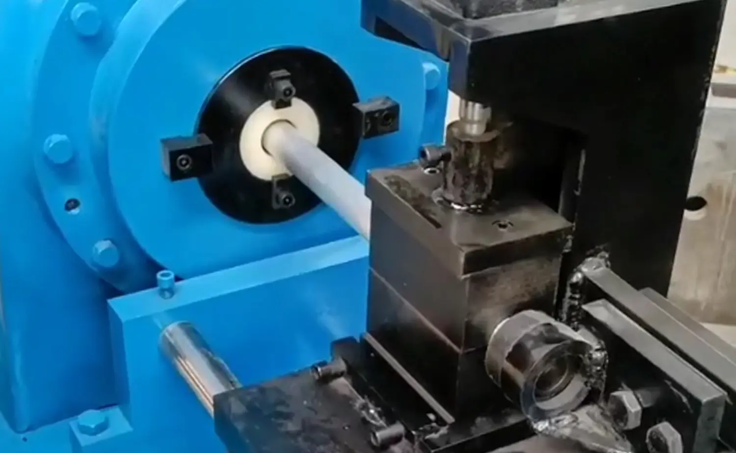ZTM-50/60/76/114 Mașină de reducere a tubului conic, aplicabilă cu mai multe materiale, semi-automată ZTM-50/60/76/114 Mașină de reducere a tubului conic, aplicabilă cu mai multe materiale, semi-automată