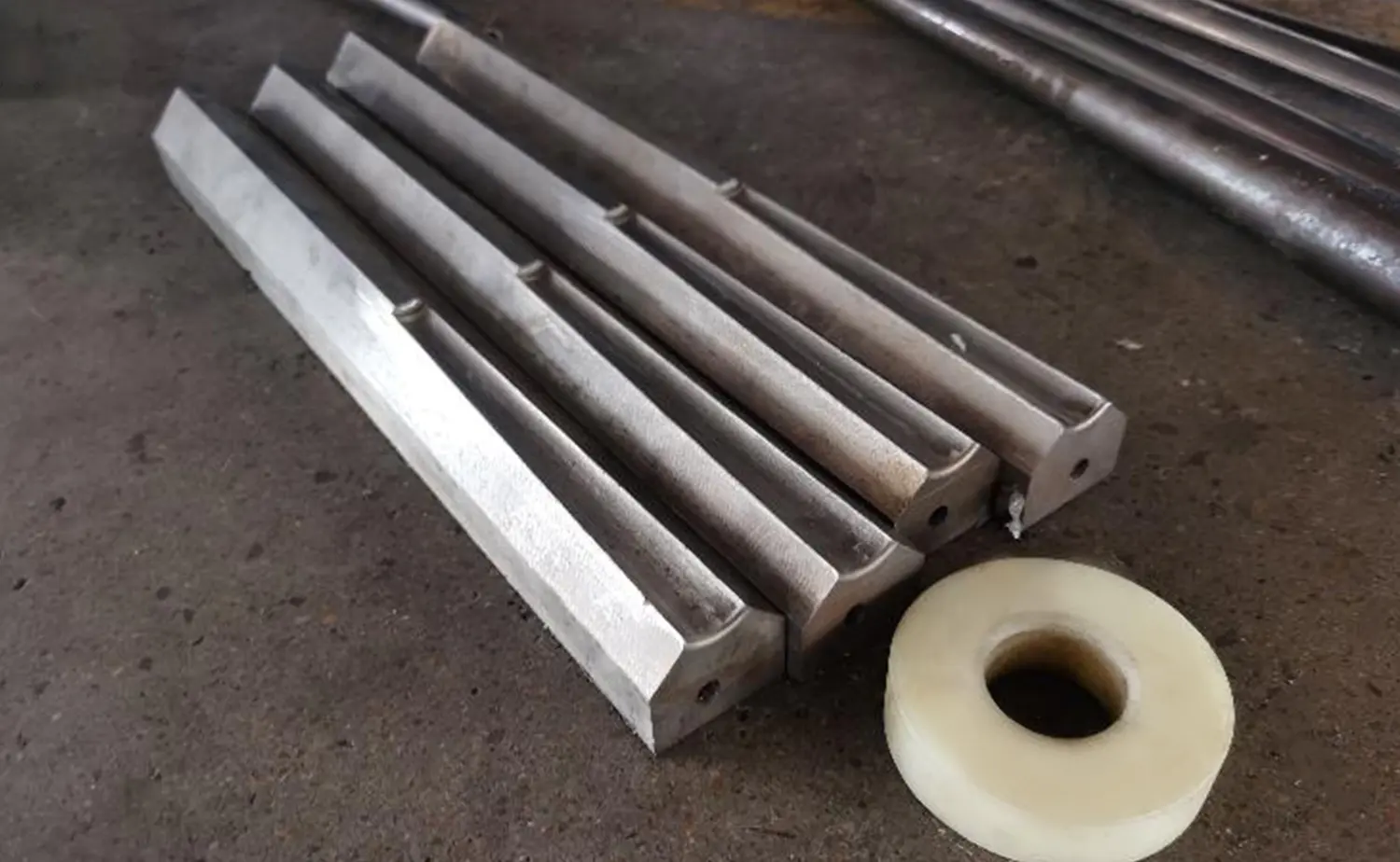 ZTM-50/60/76/114 Mașină de reducere a tubului conic, aplicabilă cu mai multe materiale, semi-automată ZTM-50/60/76/114 Mașină de reducere a tubului conic, aplicabilă cu mai multe materiale, semi-automată