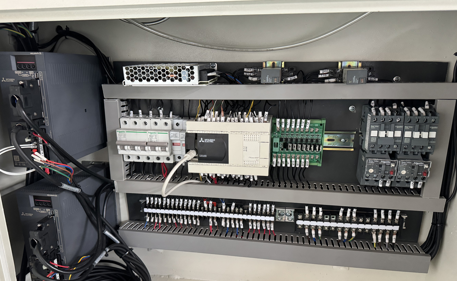 Seria DEF680CNC Servo de viteză rapidă Mașină de teșit tub dublu