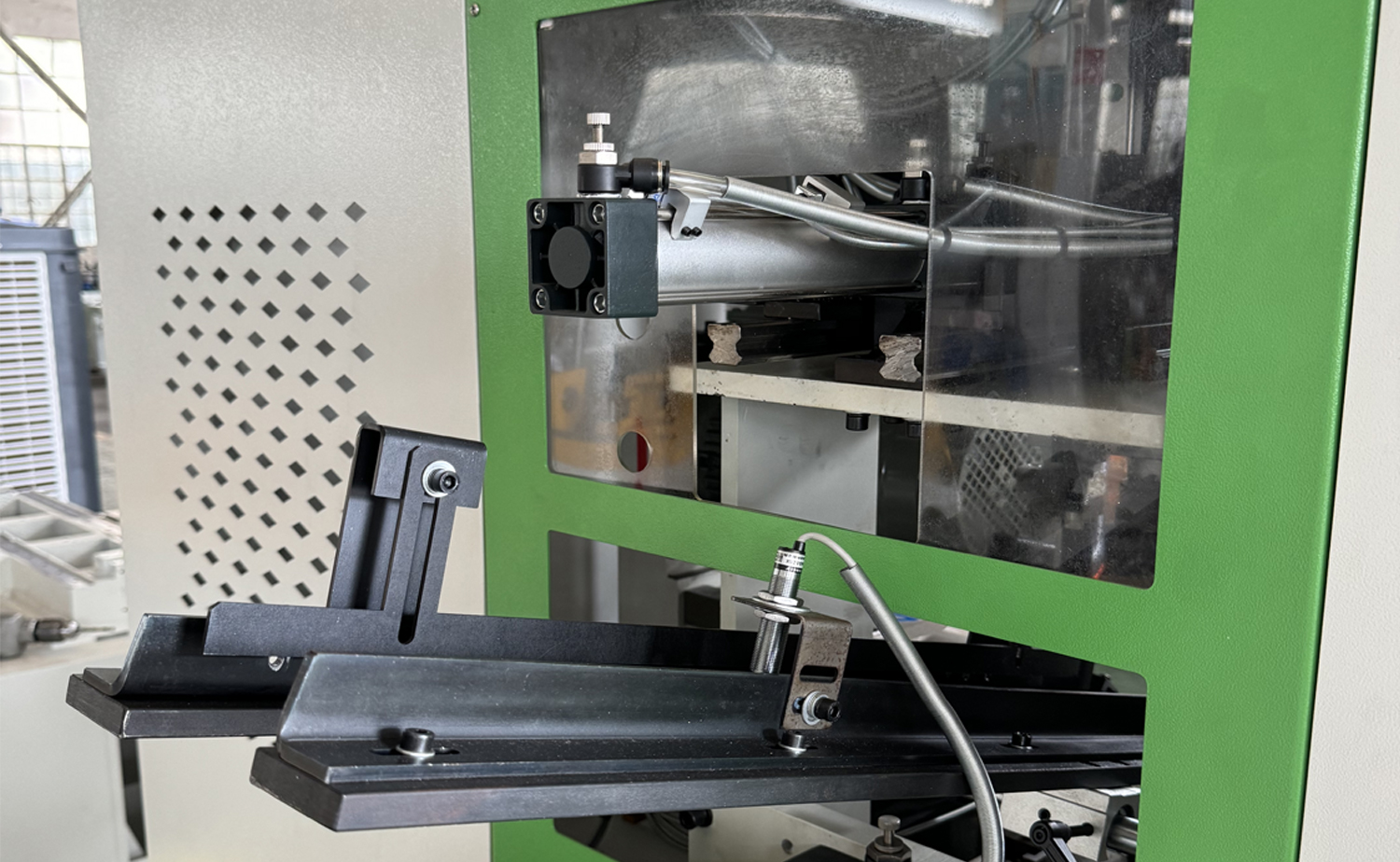 Seria DEF680CNC Servo de viteză rapidă Mașină de teșit tub dublu