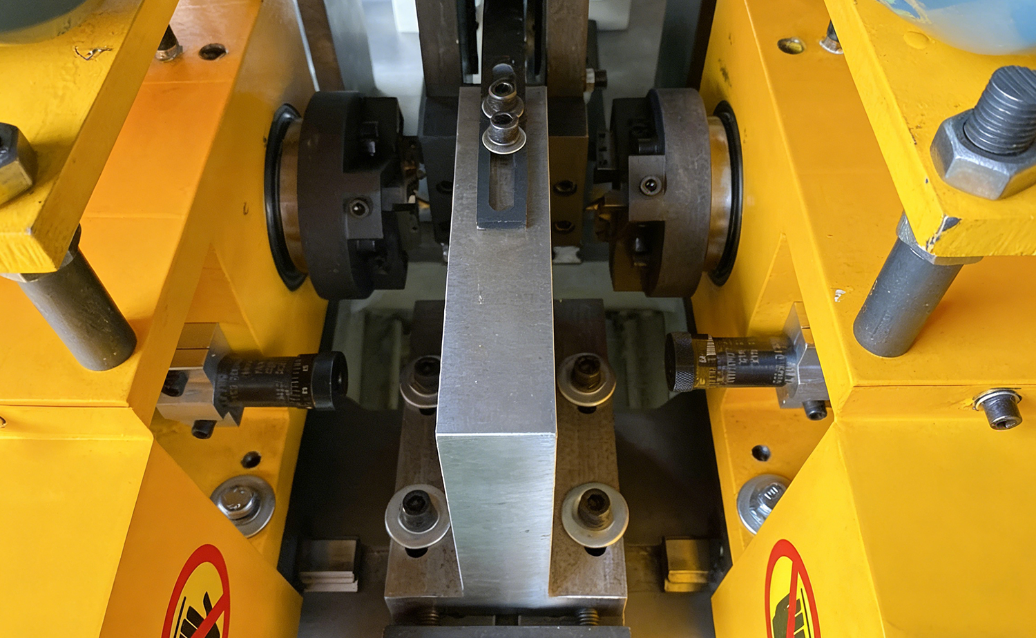DEF50PVS Mașină de teșire a tuburilor servo pentru tuburi scurte din metal și PVC